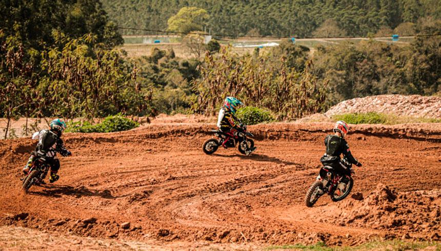 Off-Road Infantil: Uma Jornada de Aprendizado ao Ar Livre